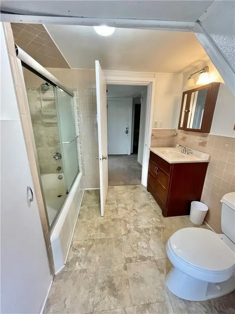 313 Berkeley Avenue Middletown RI 02842