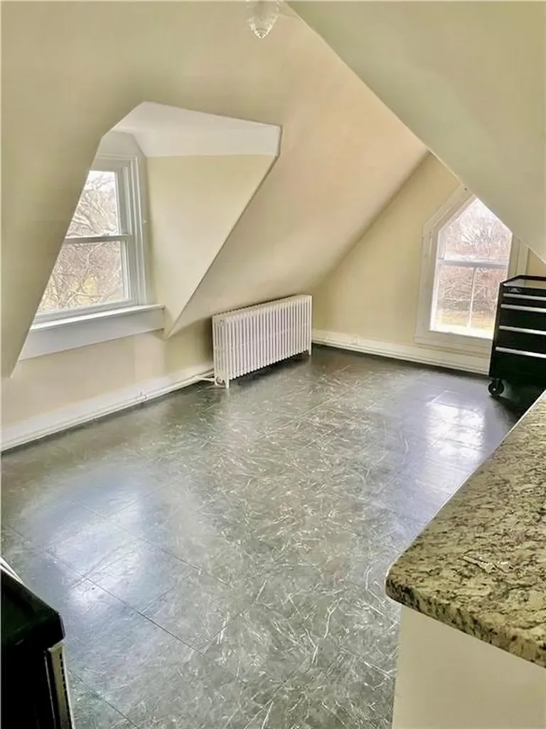 313 Berkeley Avenue Middletown RI 02842
