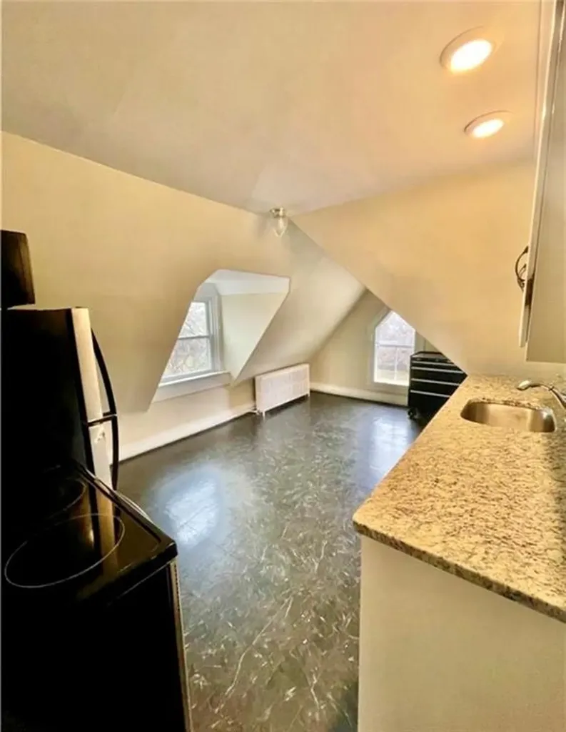 313 Berkeley Avenue Middletown RI 02842