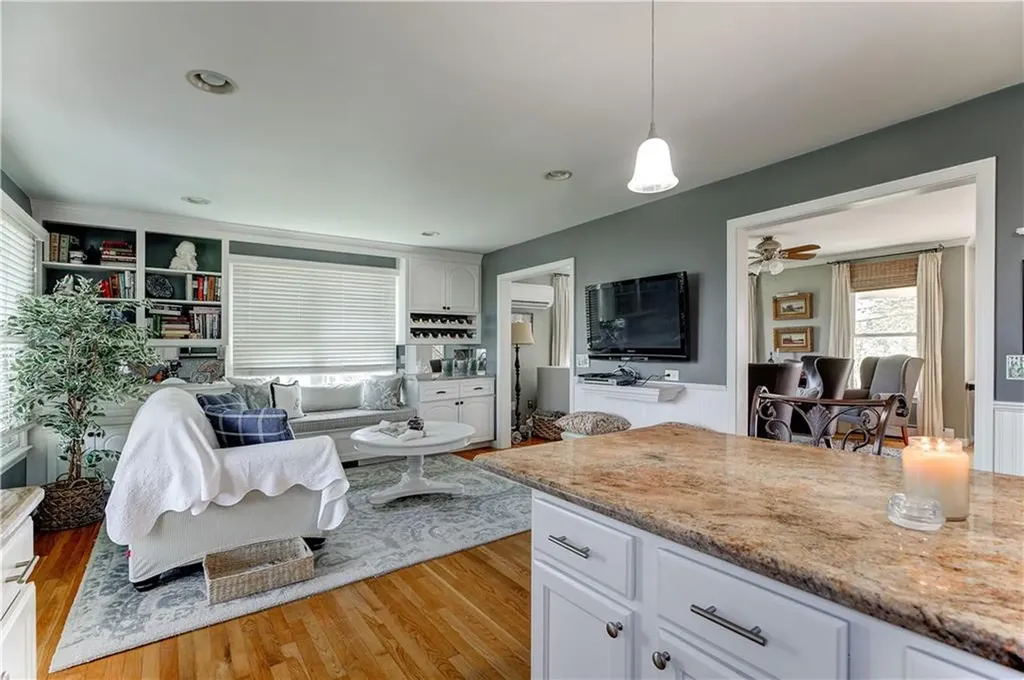 66 Mccorrie Lane Portsmouth RI 02871