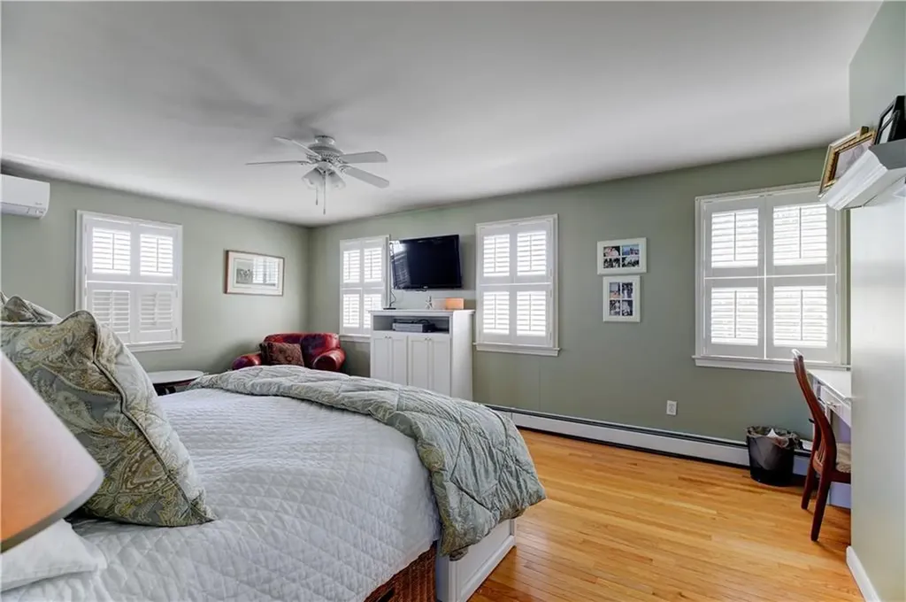 66 Mccorrie Lane Portsmouth RI 02871
