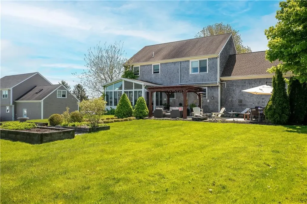 66 Mccorrie Lane Portsmouth RI 02871