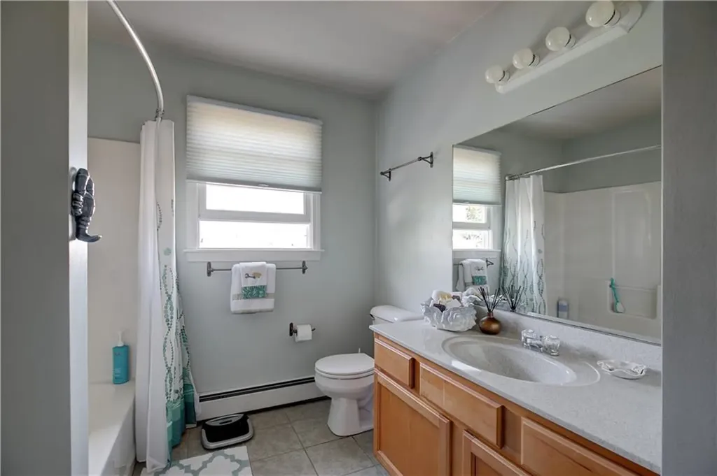 66 Mccorrie Lane Portsmouth RI 02871