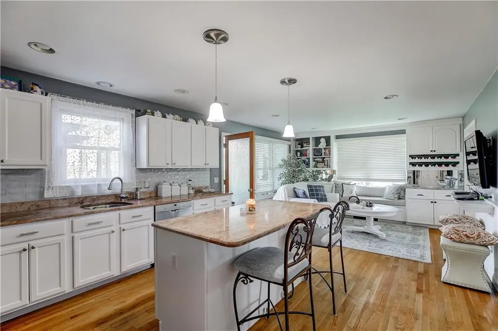 66 Mccorrie Lane Portsmouth RI 02871
