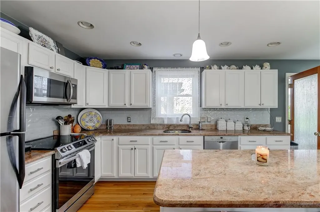 66 Mccorrie Lane Portsmouth RI 02871