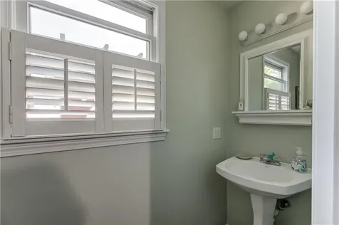 66 Mccorrie Lane Portsmouth RI 02871