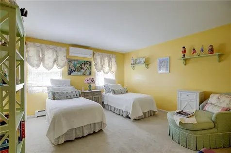 66 Mccorrie Lane Portsmouth RI 02871
