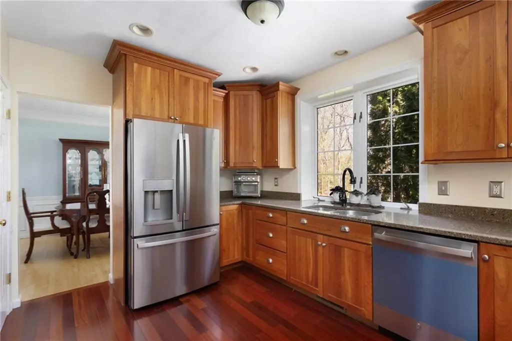 283 Castle Rocks Road Warwick RI 02886