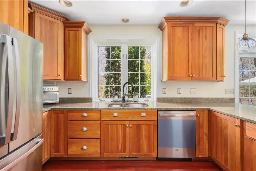 283 Castle Rocks Road Warwick RI 02886