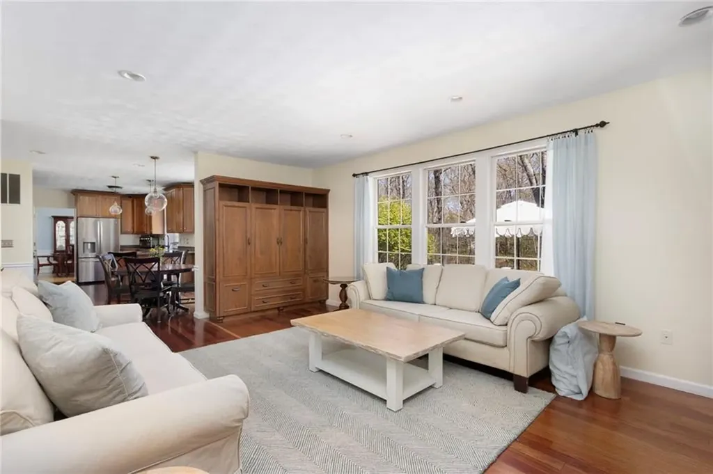 283 Castle Rocks Road Warwick RI 02886