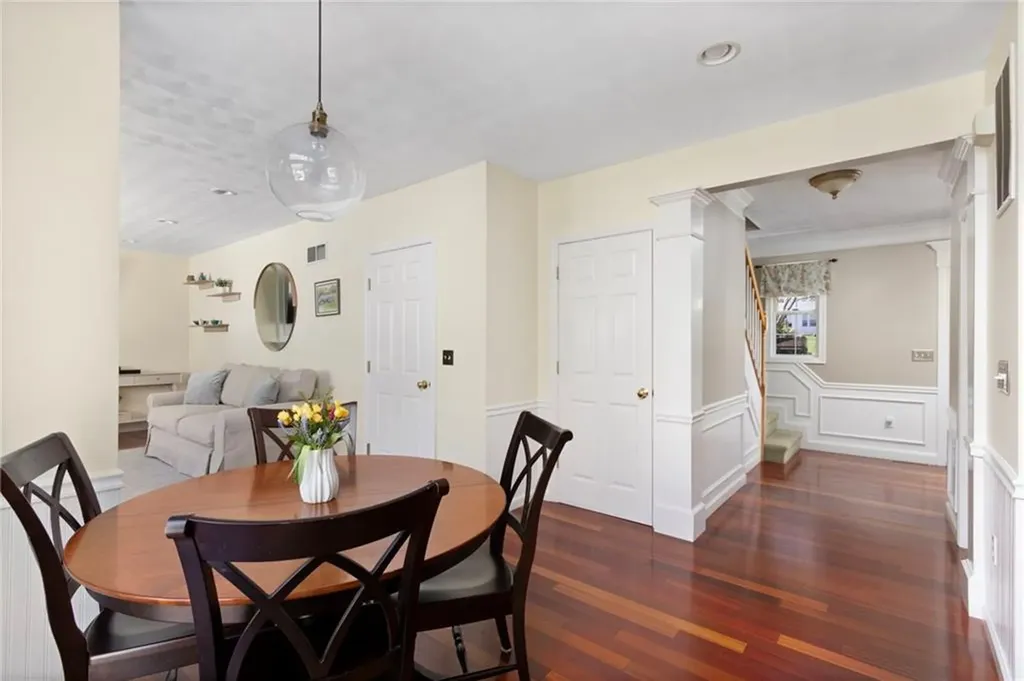 283 Castle Rocks Road Warwick RI 02886