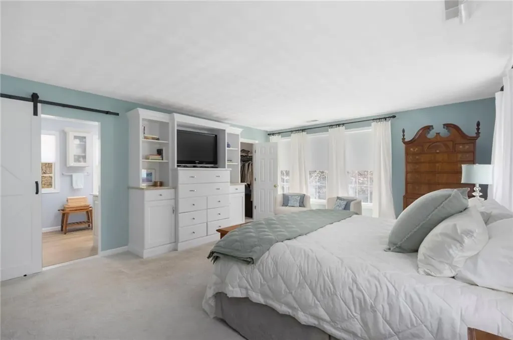 283 Castle Rocks Road Warwick RI 02886