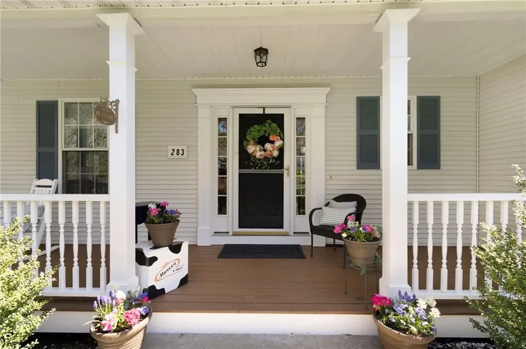 283 Castle Rocks Road Warwick RI 02886