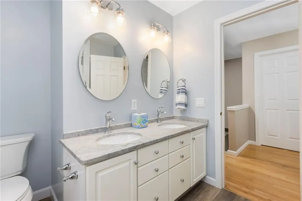 283 Castle Rocks Road Warwick RI 02886