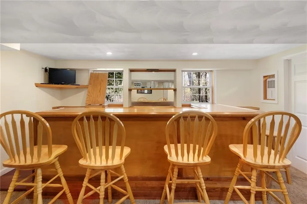 283 Castle Rocks Road Warwick RI 02886