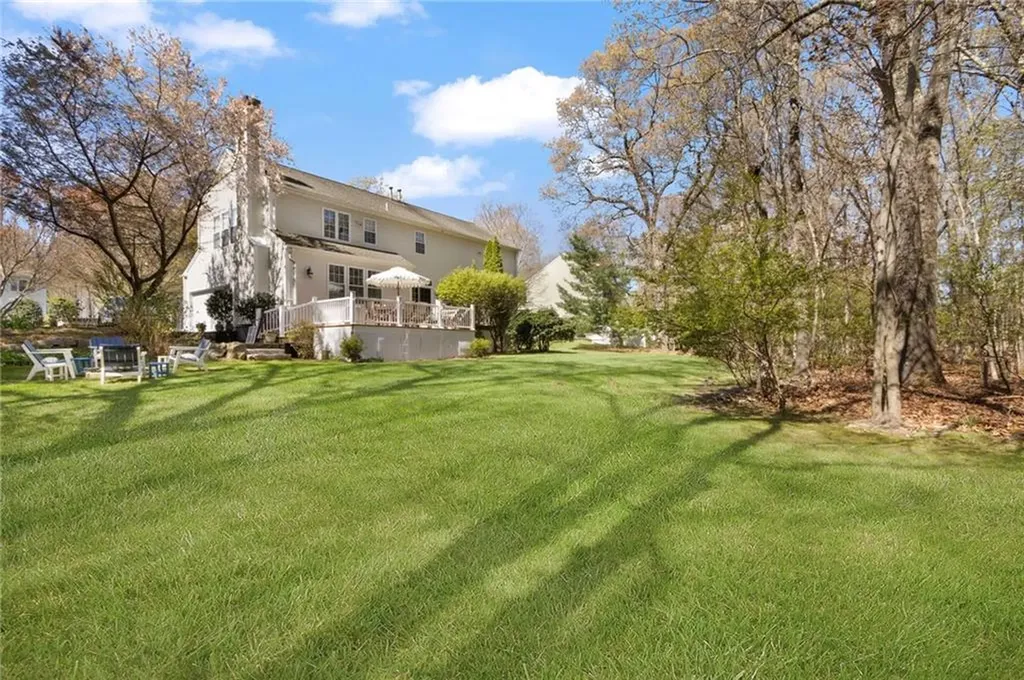 283 Castle Rocks Road Warwick RI 02886