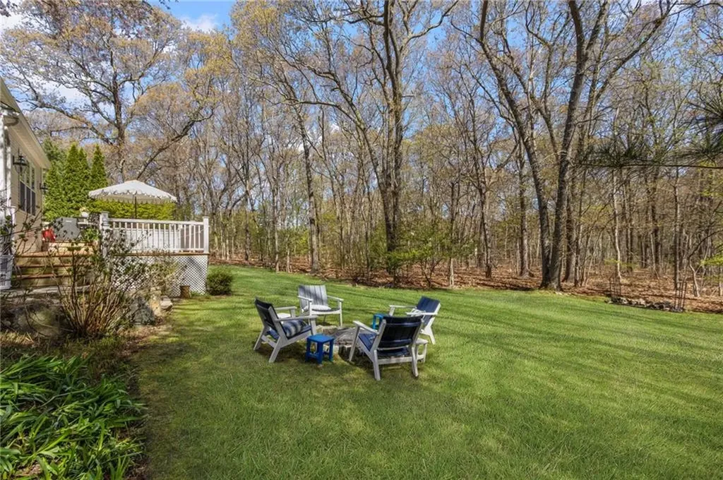 283 Castle Rocks Road Warwick RI 02886