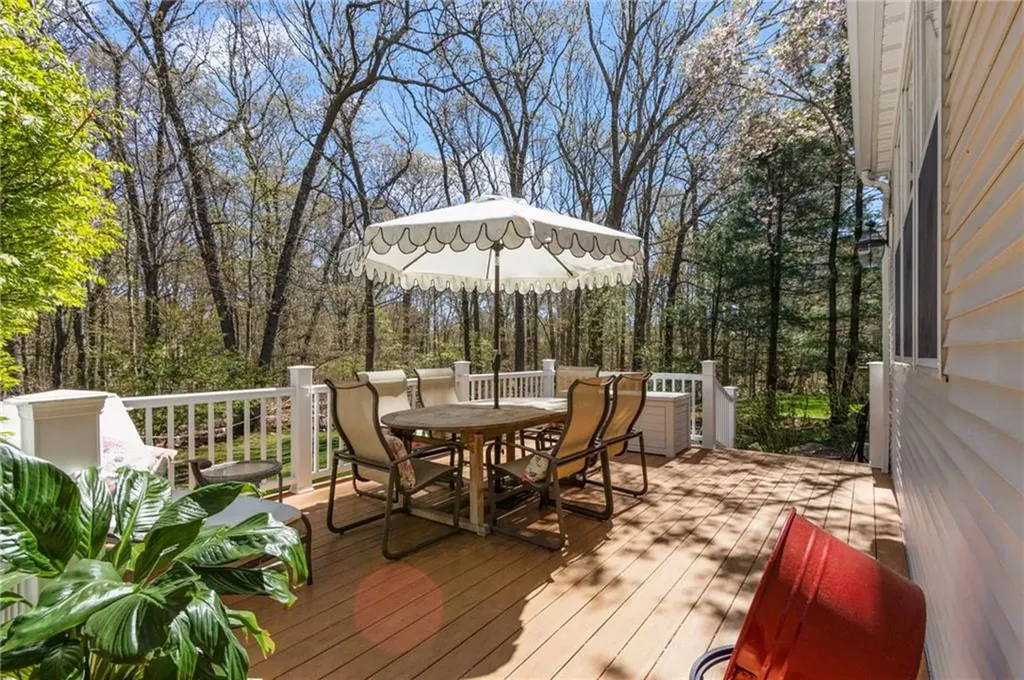283 Castle Rocks Road Warwick RI 02886