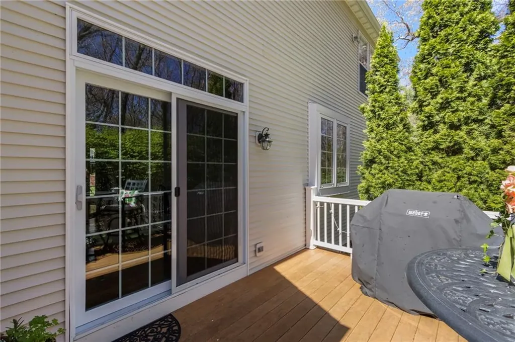 283 Castle Rocks Road Warwick RI 02886