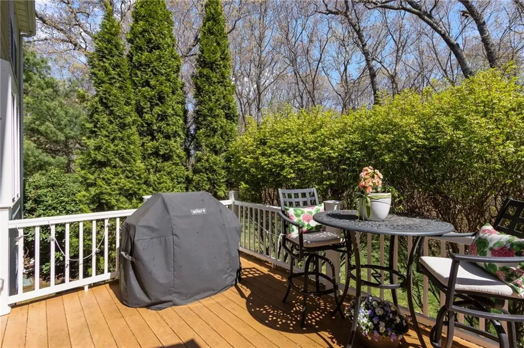 283 Castle Rocks Road Warwick RI 02886