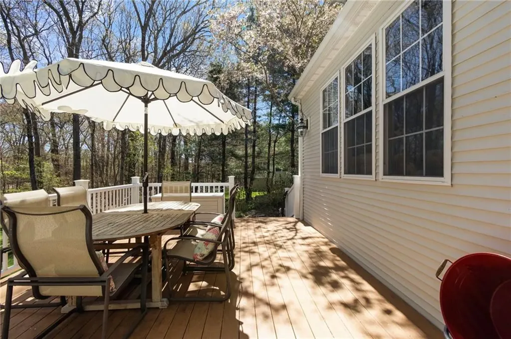 283 Castle Rocks Road Warwick RI 02886
