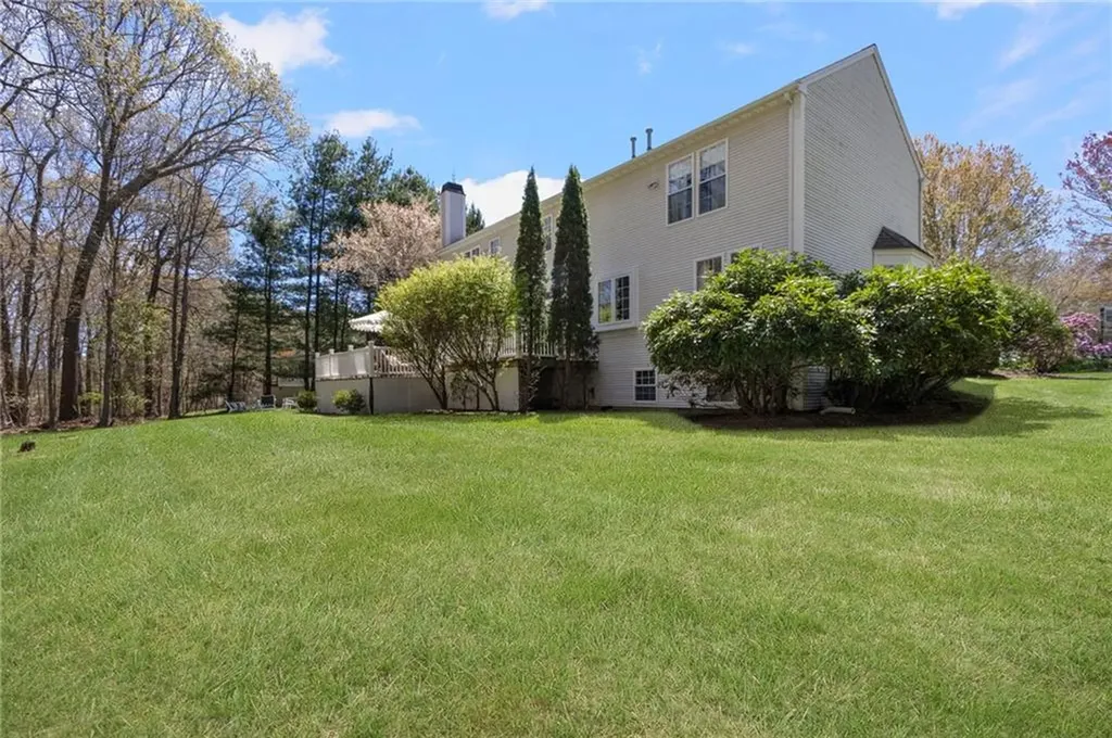 283 Castle Rocks Road Warwick RI 02886