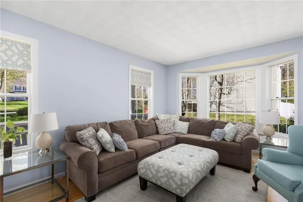 283 Castle Rocks Road Warwick RI 02886
