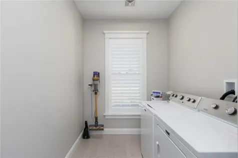 2 Waterview Lane Warren RI 02885