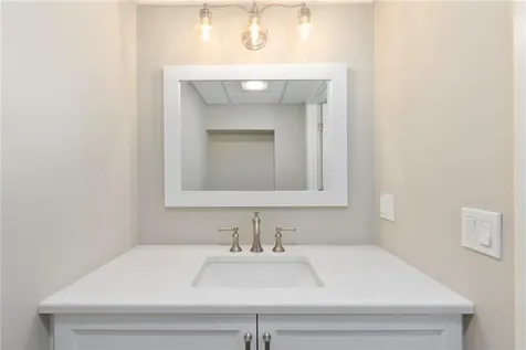 2 Waterview Lane Warren RI 02885