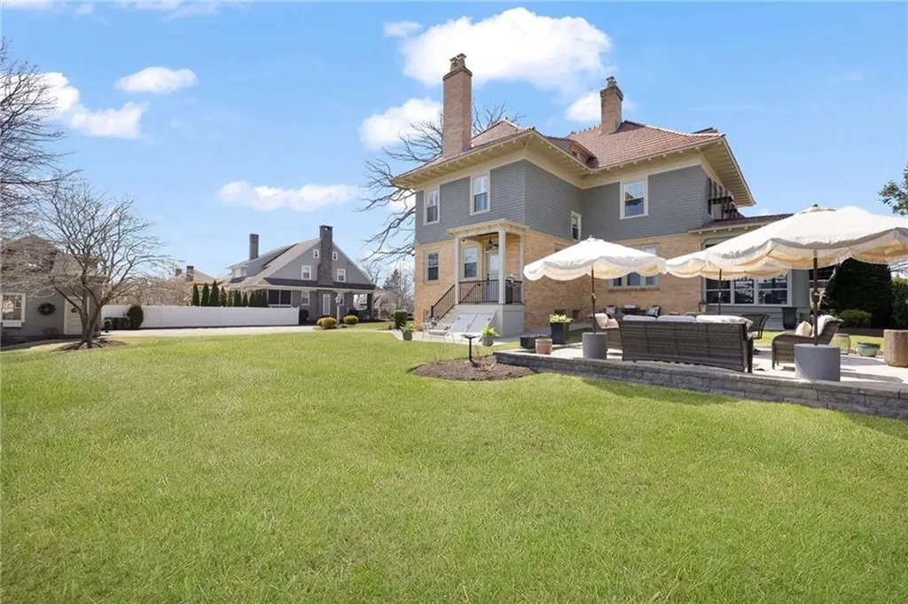 144 Woodland Road Woonsocket RI 02895
