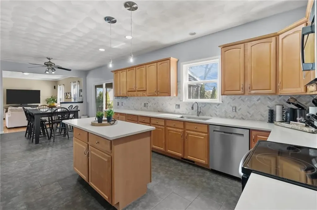 25 Red Hawk Drive Cranston RI 02921