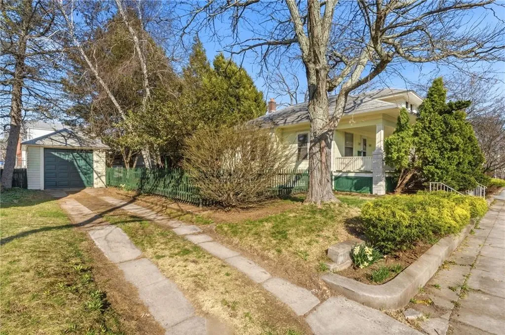 27 Essex Street Cranston RI 02910