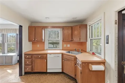 27 Essex Street Cranston RI 02910
