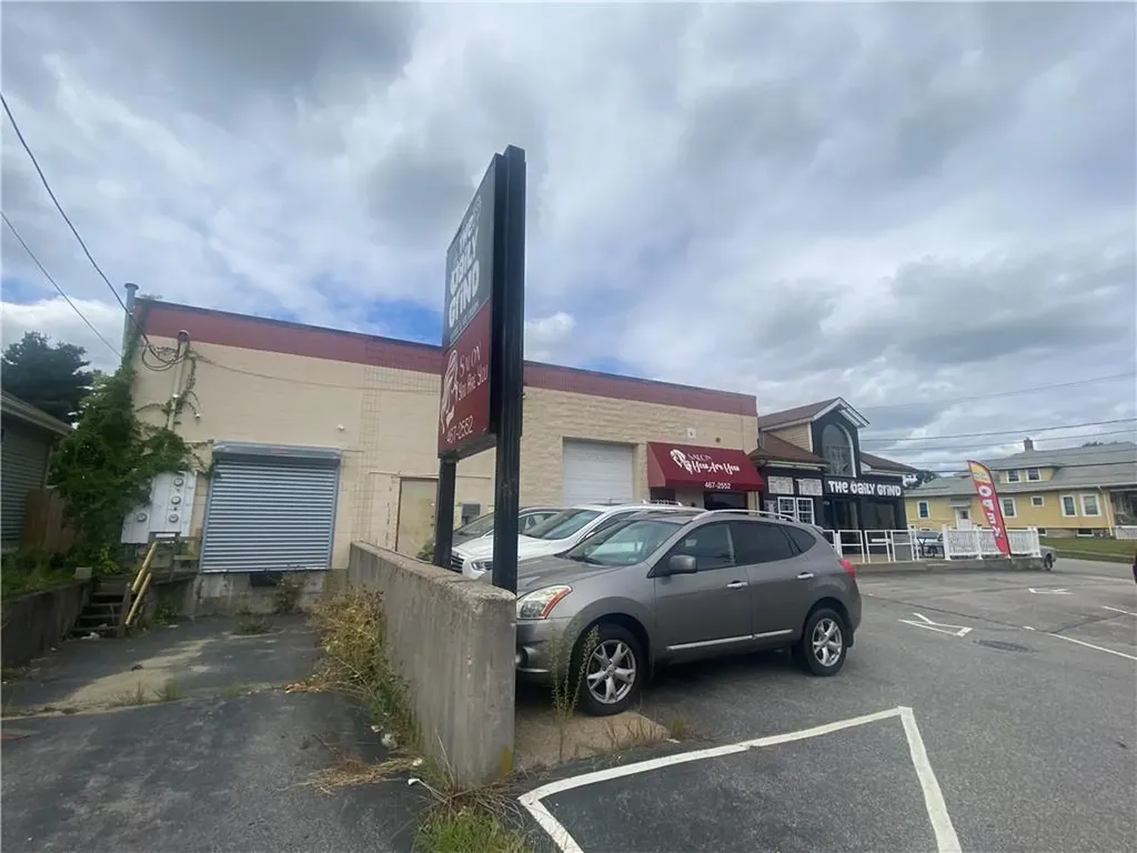 2121 Elmwood Avenue Warwick RI 02888