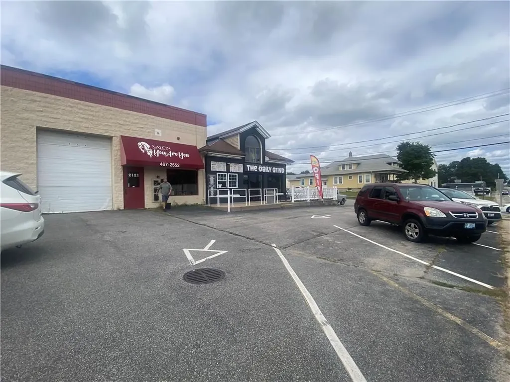 2121 Elmwood Avenue Warwick RI 02888