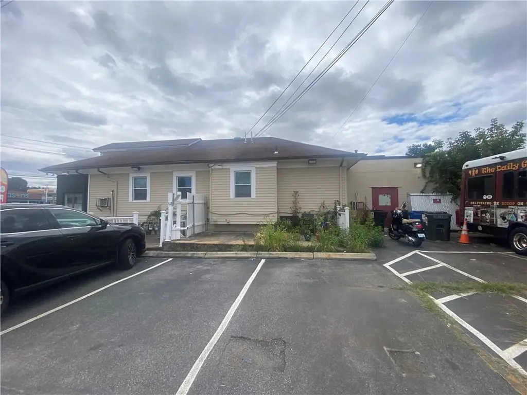 2121 Elmwood Avenue Warwick RI 02888