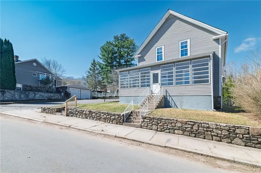 708 3rd Avenue Woonsocket RI 02895