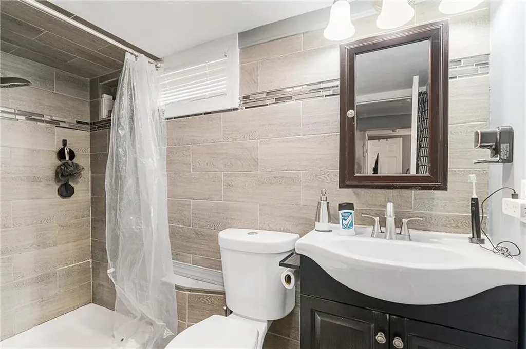 102 Cochran Street West Warwick RI 02893