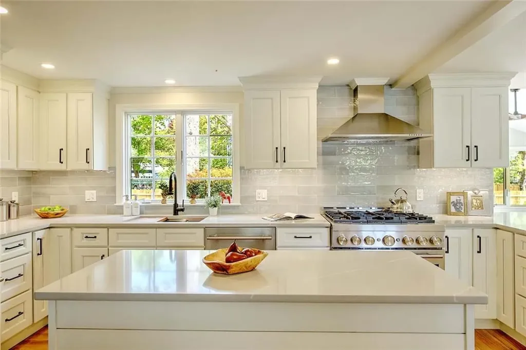 18 Chantilly Drive Barrington RI 02806
