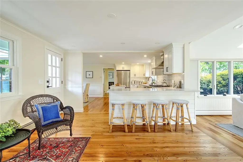 18 Chantilly Drive Barrington RI 02806