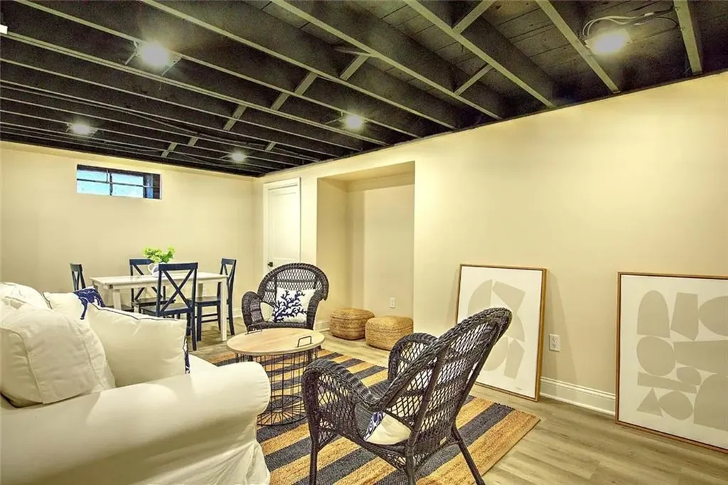 18 Chantilly Drive Barrington RI 02806
