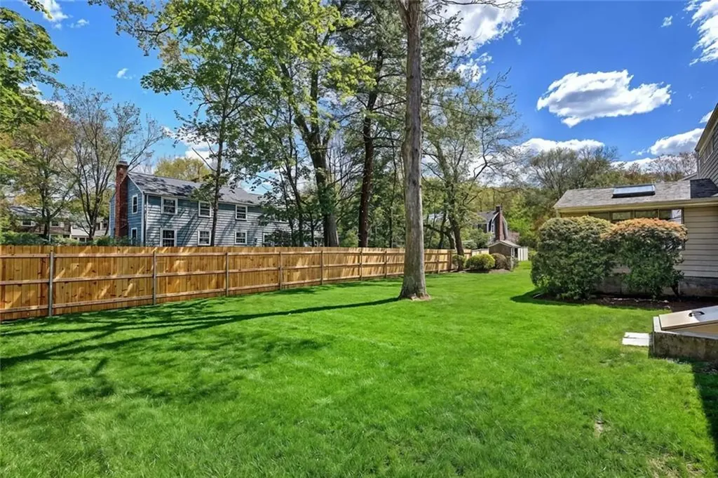 18 Chantilly Drive Barrington RI 02806