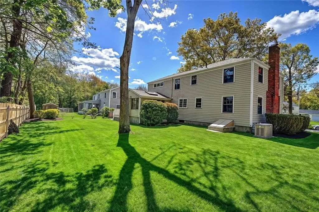 18 Chantilly Drive Barrington RI 02806