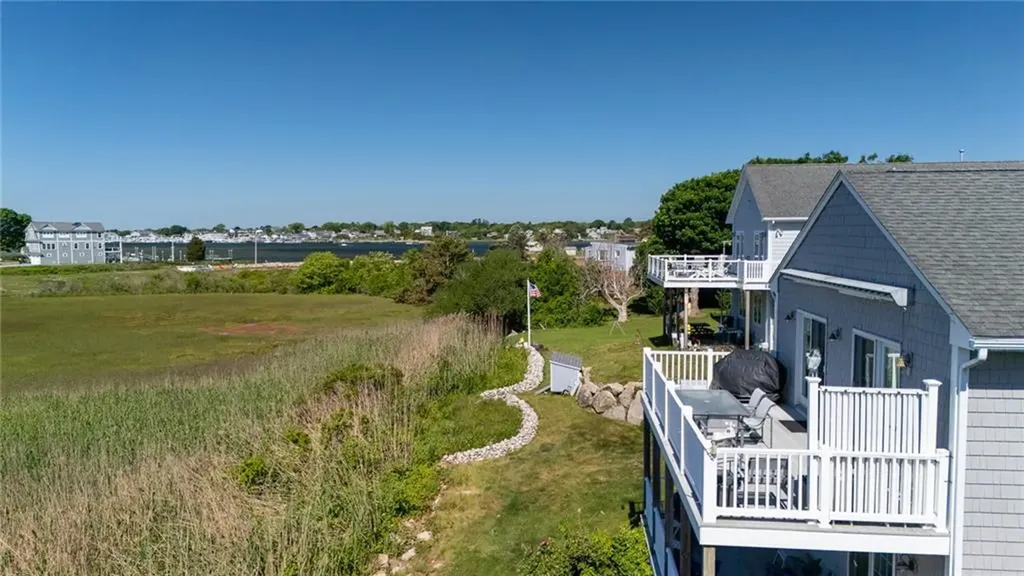 18 Starfish Drive Narragansett RI 02882