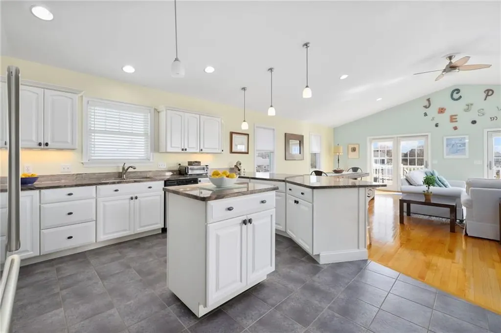 18 Starfish Drive Narragansett RI 02882