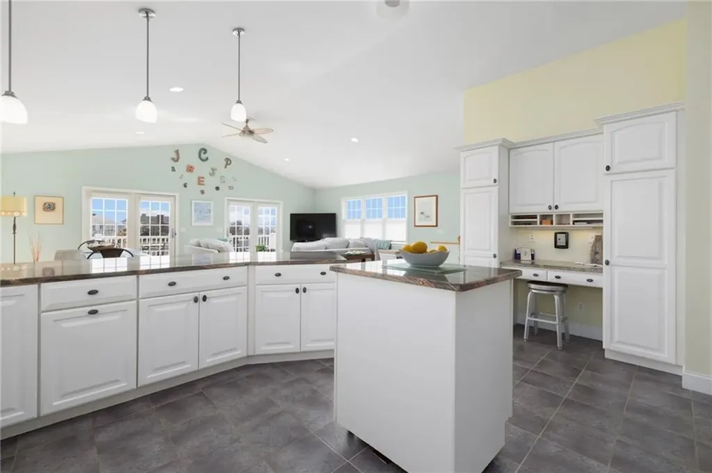 18 Starfish Drive Narragansett RI 02882