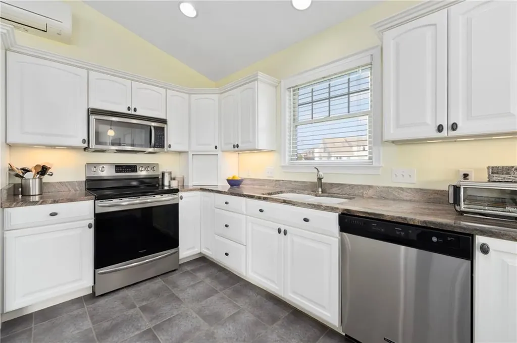 18 Starfish Drive Narragansett RI 02882
