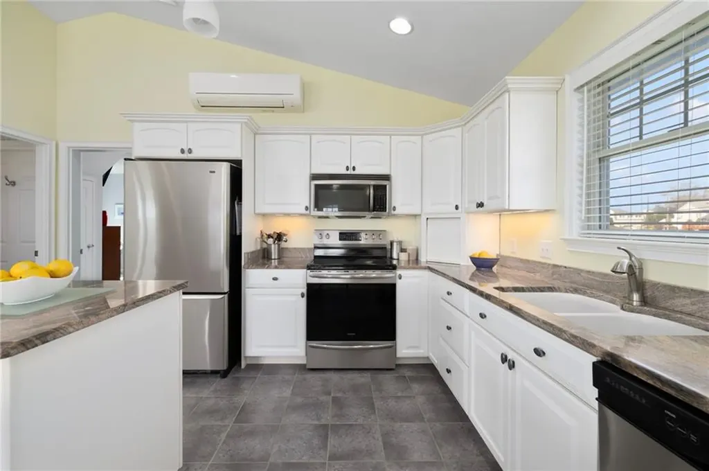 18 Starfish Drive Narragansett RI 02882