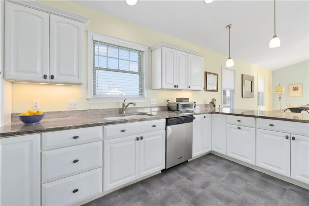 18 Starfish Drive Narragansett RI 02882