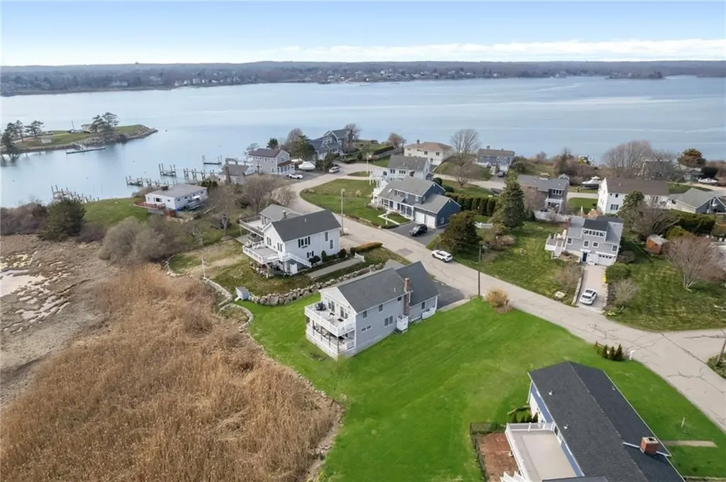 18 Starfish Drive Narragansett RI 02882